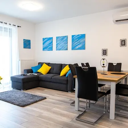 Apartman *
